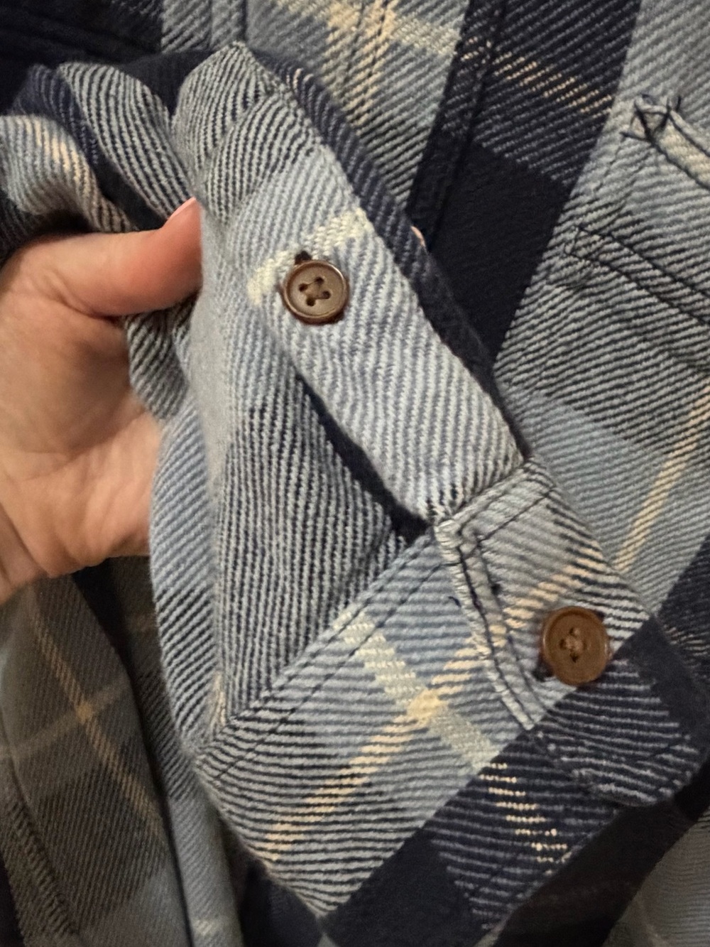 Men’s Old Navy Button-down blue plaid flannel size XL regular fit. - Picture 3 of 7